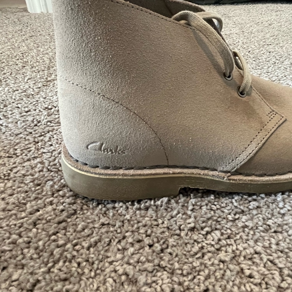Clarks Women's Tan Suede Desert Boot Size 8 - Picture 10 of 15